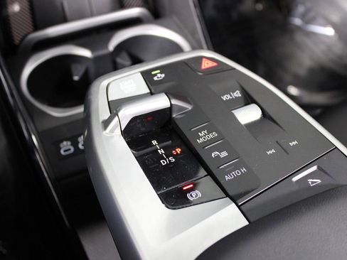 Used 2025 BMW X2 xDrive28i image 10