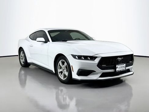 Used 2024 Ford Mustang Coupe RWD image 3