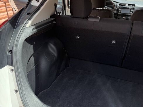 Used 2018 Nissan Leaf SV w/ SV All Weather Package FWD image 19