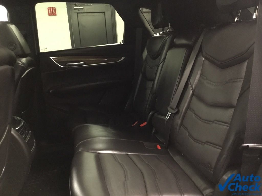 Used 2017 Cadillac XT5 Platinum w/ Driver Assist Package AWD/4WD image 29