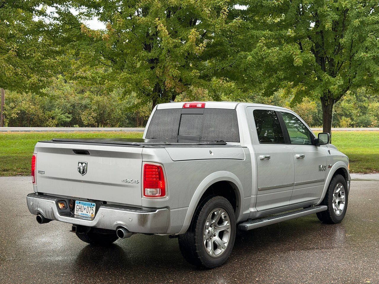 Used 2017 RAM 1500 Laramie w/ Convenience Group AWD/4WD image 5