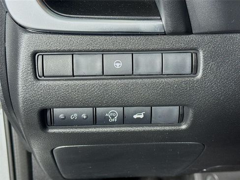 Used 2023 Nissan Rogue SV w/ SV Premium B Package FWD image 10
