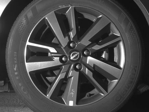 Used 2025 Nissan Versa SV FWD image 13