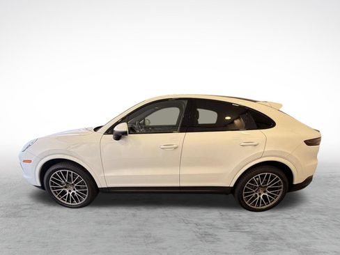 Used 2023 Porsche Cayenne Platinum Edition AWD/4WD image 2