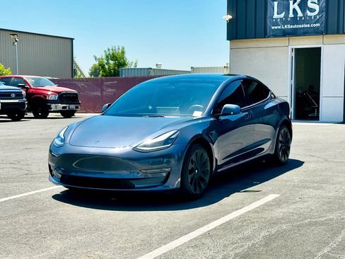 Used 2022 Tesla Model 3 Long Range AWD/4WD image 3