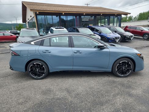 New 2026 Nissan Sentra SR w/ SR Premium Package FWD image 9