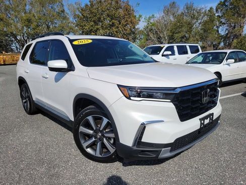 Used 2025 Honda Pilot Elite image 8