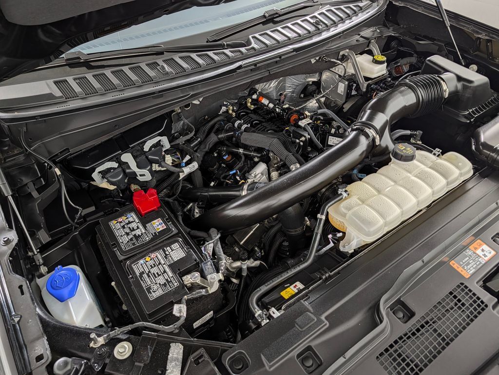 Certified 2025 Ford Expedition Active RWD image 7