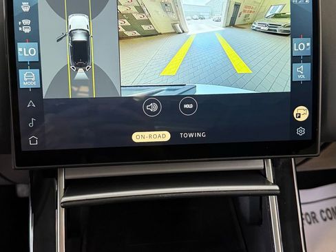 Used 2024 Land Rover Range Rover Velar S image 39