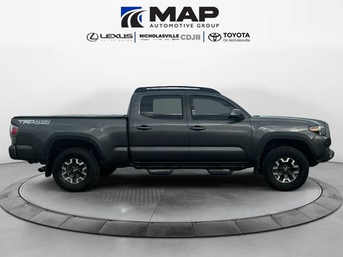 Used 2022 Toyota Tacoma TRD Off-Road image 6