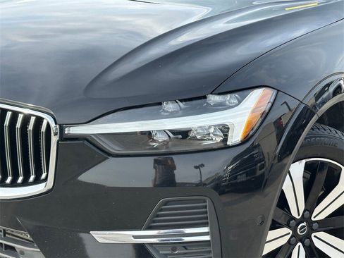 Used 2023 Volvo XC60 T8 Plus image 3