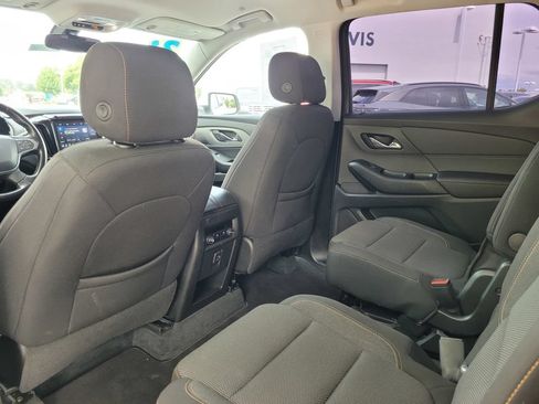Used 2021 Chevrolet Traverse LT FWD image 15