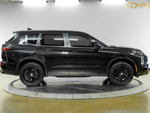 Used 2025 Mitsubishi Outlander ES FWD image 8