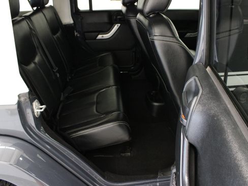 Used 2017 Jeep Wrangler Unlimited Sahara w/ Quick Order Package 24E Chief AWD/4WD image 31