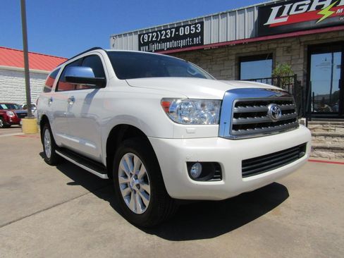 Used 2017 Toyota Sequoia Platinum RWD image 6