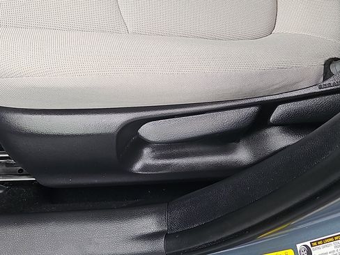 Used 2022 Toyota Corolla LE image 10