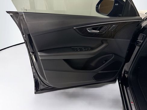 Used 2021 Audi Q8 Prestige w/ Prestige Package AWD/4WD image 24