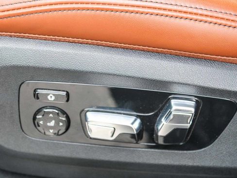 Used 2024 BMW X5 xDrive50e image 21