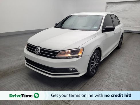 Used 2016 Volkswagen Jetta Sport image 1