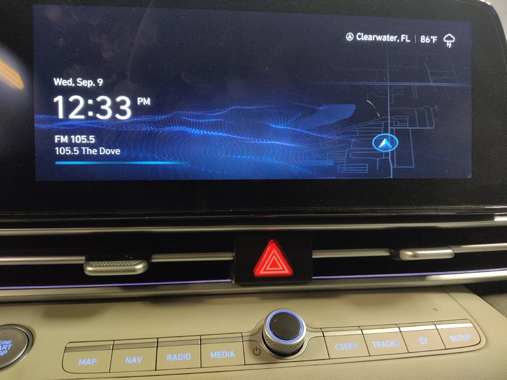 Used 2025 Hyundai Elantra Limited FWD image 25