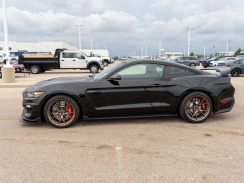 Used 2016 Ford Mustang Shelby GT350R image 4