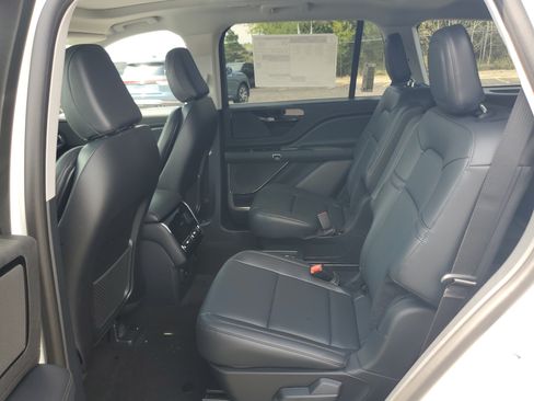 New 2027 Lincoln Aviator AWD image 23