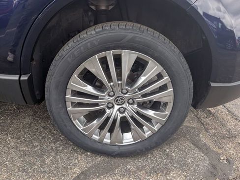 Used 2021 Toyota Venza Limited w/ Advanced Technology Package image 25