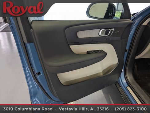 Certified 2024 Volvo XC40 B5 Plus image 17