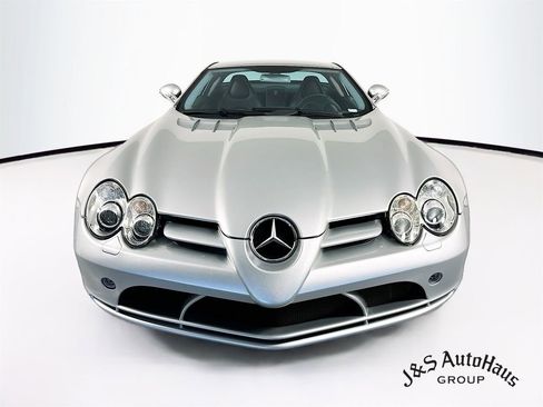 Used 2006 Mercedes-Benz SLR image 2