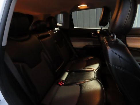 Used 2022 Jeep Compass Latitude image 28