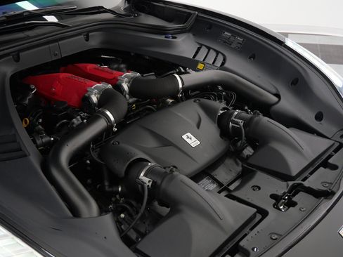 Used 2015 Ferrari California T RWD image 42