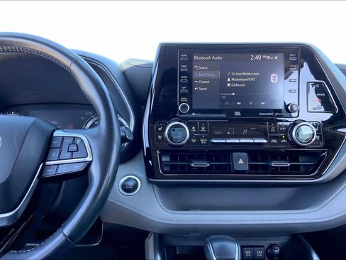 Used 2020 Toyota Highlander Limited image 6