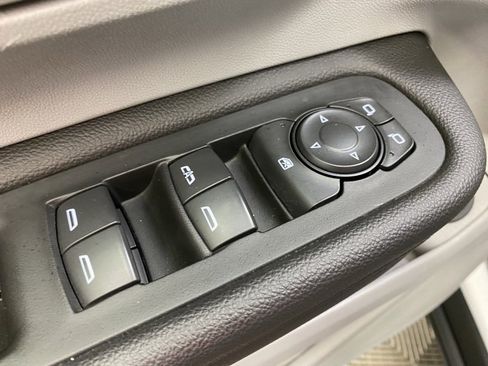 Used 2022 GMC Terrain SLT image 23