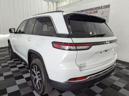 Used 2024 Jeep Grand Cherokee Limited image 8