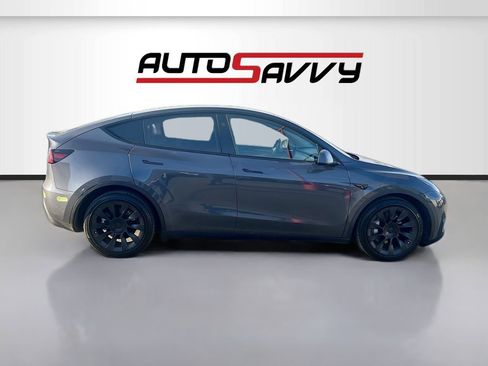 Used 2023 Tesla Model Y Long Range image 8