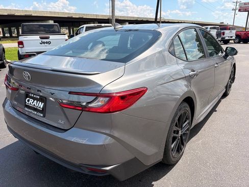 Used 2025 Toyota Camry SE FWD image 7