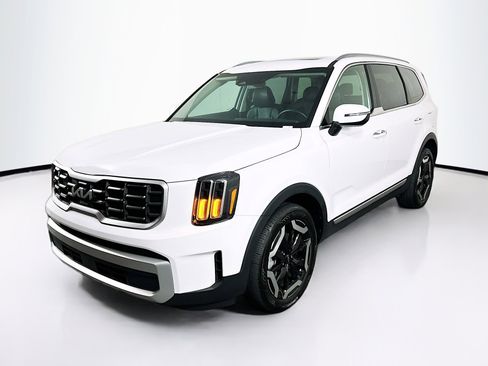 Used 2025 Kia Telluride S image 3