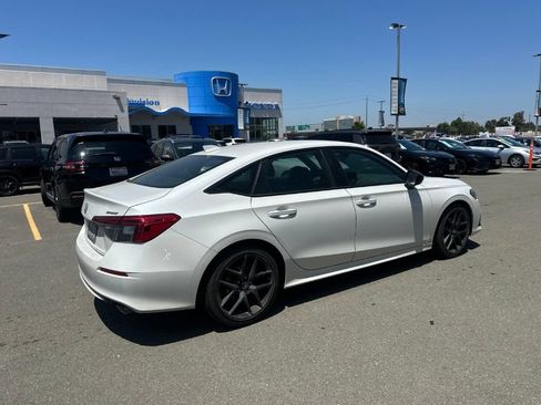 Used 2023 Honda Civic Sport image 3