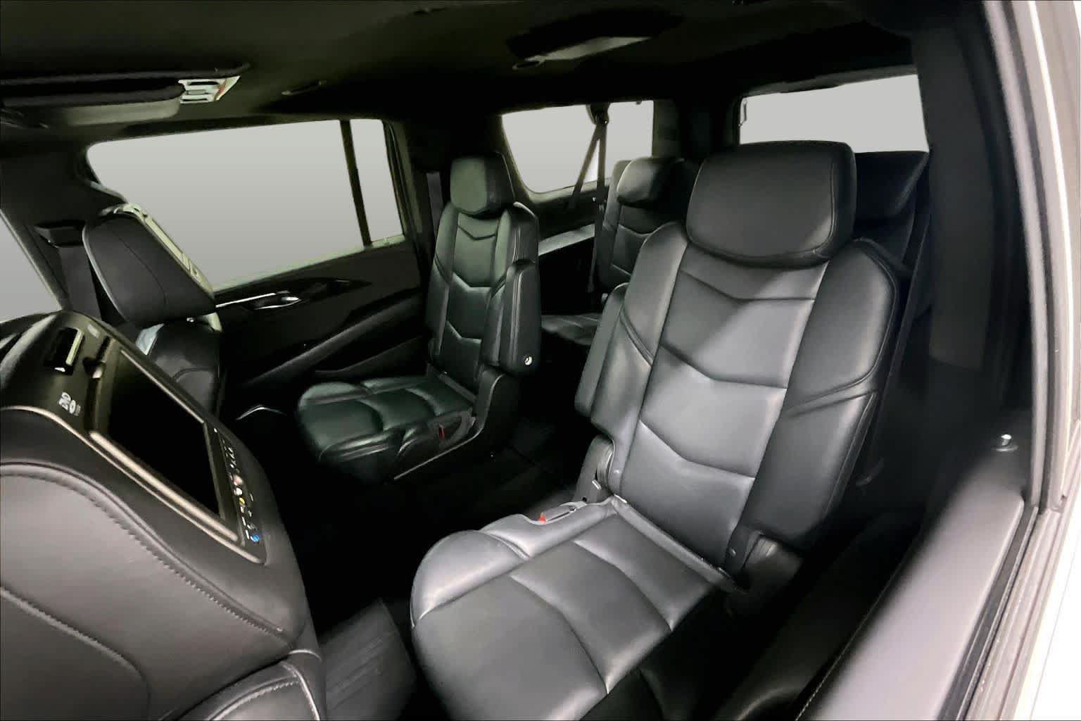 Used 2017 Cadillac Escalade ESV Platinum RWD image 20