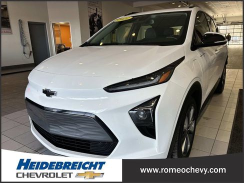 Used 2022 Chevrolet Bolt EUV LT w/ Convenience Package image 5