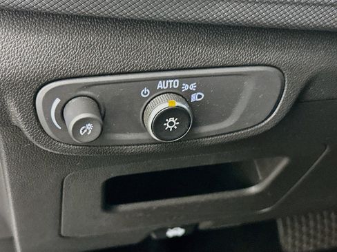 Used 2025 Chevrolet TrailBlazer LT AWD/4WD image 17