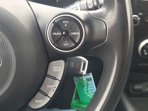 Used 2017 Kia Soul FWD image 34