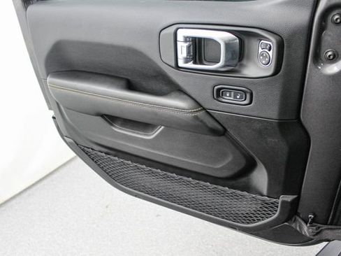 Used 2025 Jeep Wrangler Unlimited Sahara w/ Safety Group AWD/4WD image 14