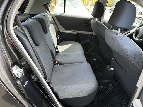 Used 2011 Toyota Yaris 4-Door Hatchback w/ Convenience Pkg image 9