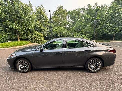Used 2025 Lexus ES 300h w/ Luxury Package FWD image 11
