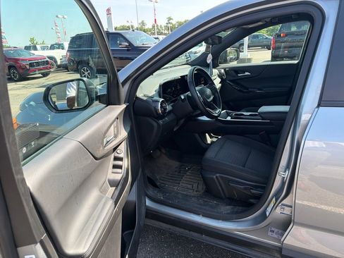 Used 2025 Chevrolet Equinox LT FWD image 13