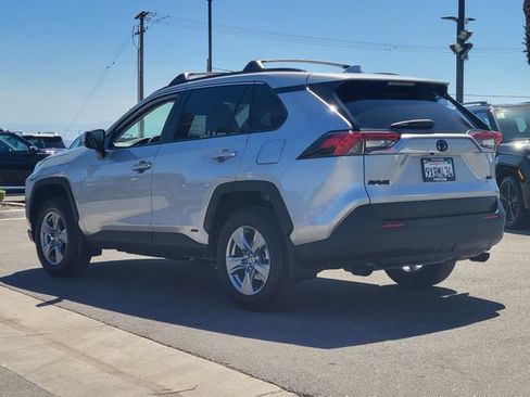 Used 2025 Toyota RAV4 XLE AWD/4WD image 3