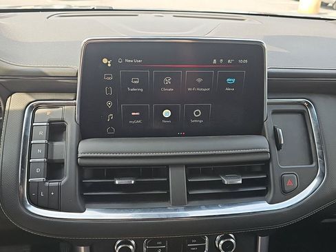 Used 2024 GMC Yukon SLT w/ SLT Luxury Package AWD/4WD image 9
