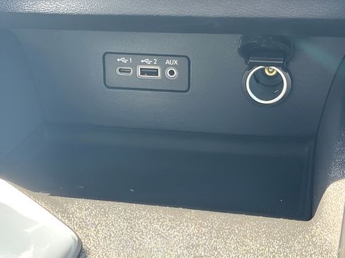 Used 2025 Nissan Altima 2.5 SV FWD image 28