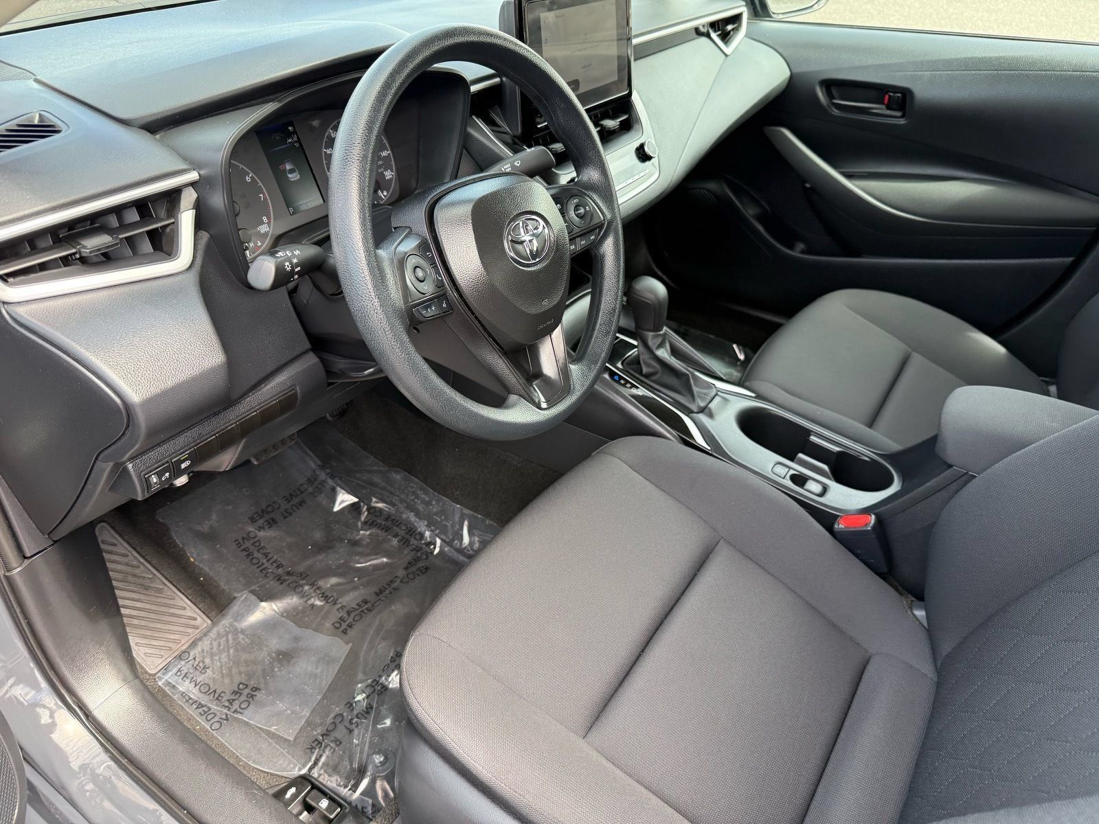 Used 2025 Toyota Corolla LE FWD image 12